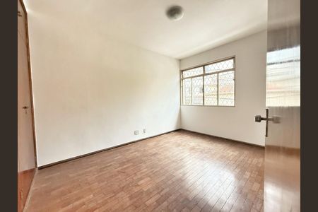Apartamento à venda com 130m², 3 quartos e 2 vagas Apartamento à venda com 130m², 3 quartos e 2 vagasSuíte