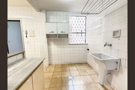 Apartamento à venda com 130m², 3 quartos e 2 vagas Apartamento à venda com 130m², 3 quartos e 2 vagasCozinha e Área de Serviço