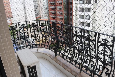 Apartamento à venda com 247m², 4 quartos e 3 vagasSacada Suíte 1