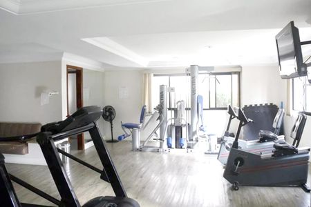 Apartamento à venda com 247m², 4 quartos e 3 vagas Apartamento à venda com 247m², 4 quartos e 3 vagasÁrea comum - Academia