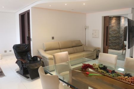 Apartamento à venda com 247m², 4 quartos e 3 vagasSala