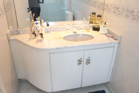 Apartamento à venda com 247m², 4 quartos e 3 vagasBanheiro da Suíte 4