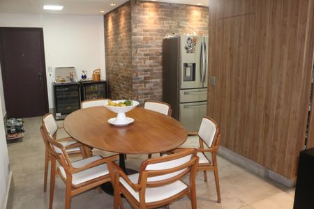 Apartamento à venda com 247m², 4 quartos e 3 vagasCozinha