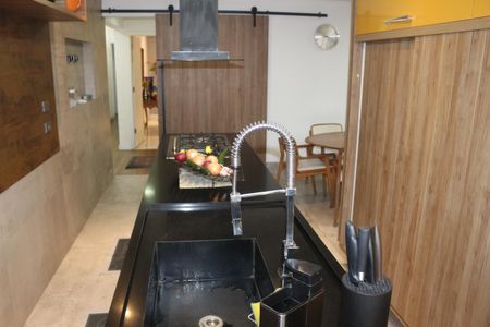 Apartamento à venda com 247m², 4 quartos e 3 vagasCozinha