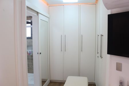 Apartamento à venda com 247m², 4 quartos e 3 vagasCloset da suíte 1