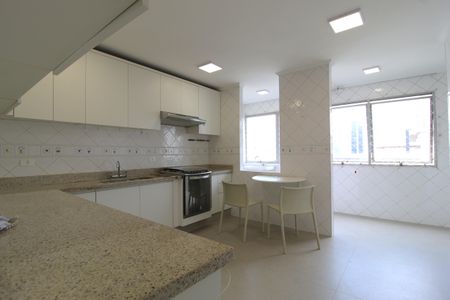 Apartamento para alugar com 157m², 2 quartos e 2 vagasCozinha
