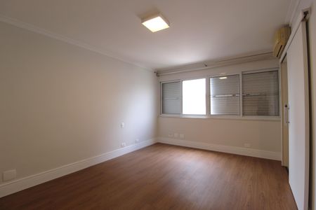 Apartamento para alugar com 157m², 2 quartos e 2 vagasQuarto 2 - Suíte