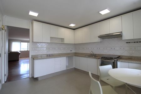 Apartamento para alugar com 157m², 2 quartos e 2 vagasCozinha