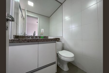 Apartamento para alugar com 77m², 3 quartos e 1 vaga Apartamento para alugar com 77m², 3 quartos e 1 vagaBanheiro da Suíte