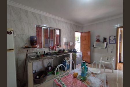 Casa à venda com 373m², 10 quartos e 2 vagasCozinha - Torneira