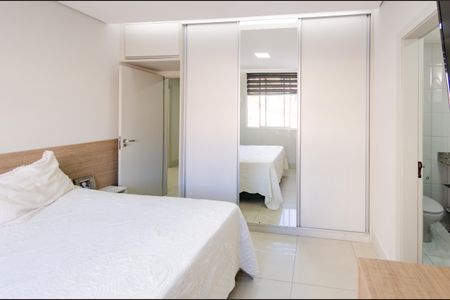 Apartamento à venda com 101m², 3 quartos e 1 vagaSuíte