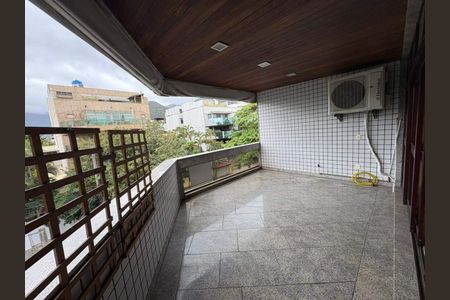 Apartamento à venda com 153m², 3 quartos e 4 vagas