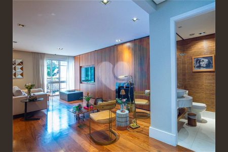 Casa à venda com 4 quartos, 340m² em Cidade Jardim, São Paulo