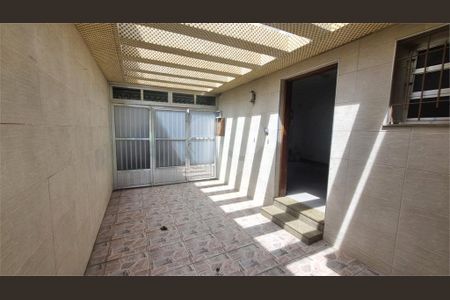 Casa à venda com 245m², 4 quartos e 3 vagas