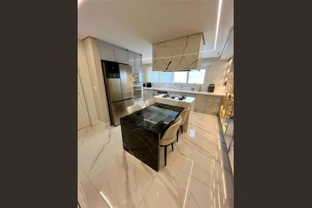 Apartamento à venda com 238m², 4 quartos e 4 vagas