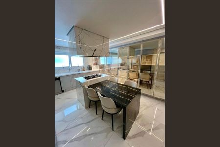 Apartamento à venda com 238m², 4 quartos e 4 vagas