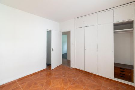 Casa à venda com 370m², 5 quartos e 3 vagasSuíte 1