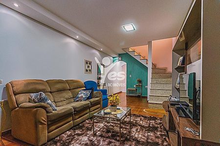 Casa à venda com 3 quartos, 228m² em Jardim Las Vegas, São Bernardo do Campo