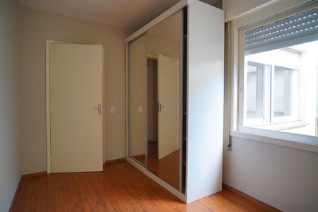 Quarto  de apartamento à venda com 1 quarto, 42m² em Petrópolis, Porto Alegre