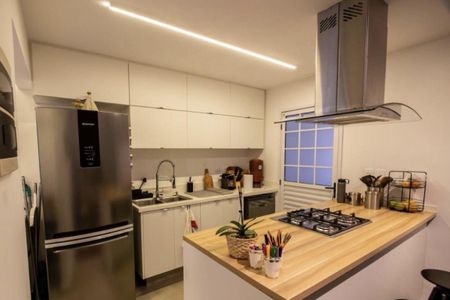 Casa de condomínio à venda com 136m², 3 quartos e 2 vagas