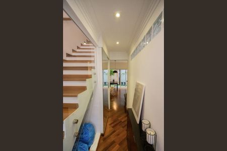 Casa de condomínio à venda com 136m², 3 quartos e 2 vagas