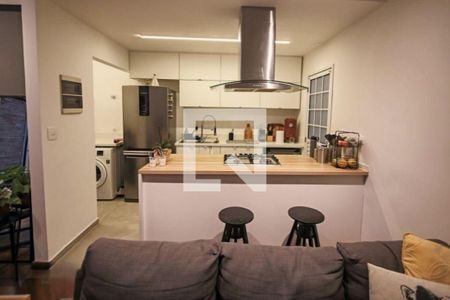 Casa de Condomínio à venda com 3 quartos, 136m² em Caxingui, São Paulo