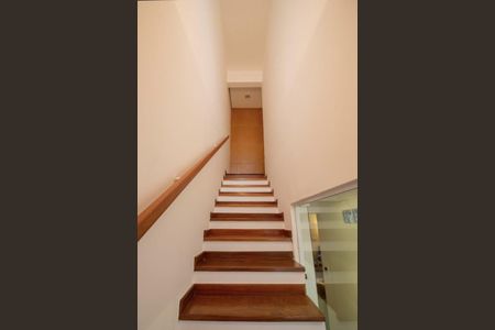 Casa de condomínio à venda com 136m², 3 quartos e 2 vagas