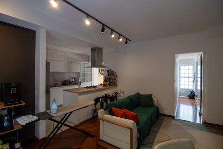 Sala de casa de condomínio à venda com 3 quartos, 136m² em Caxingui, São Paulo