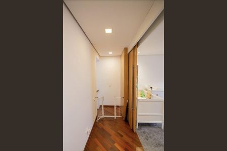 Casa de condomínio à venda com 136m², 3 quartos e 2 vagas