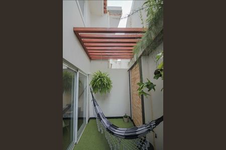 Casa de condomínio à venda com 136m², 3 quartos e 2 vagas