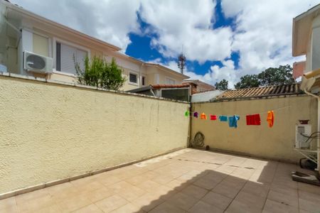 Casa de condomínio à venda com 89m², 3 quartos e 2 vagasQuintal
