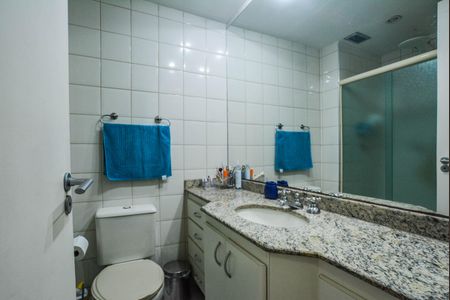 Apartamento à venda com 89m², 3 quartos e 2 vagas Apartamento à venda com 89m², 3 quartos e 2 vagasBanheiro Corredor