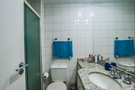 Apartamento à venda com 89m², 3 quartos e 2 vagas Apartamento à venda com 89m², 3 quartos e 2 vagasBanheiro Corredor