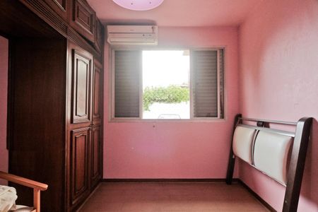 Casa à venda com 350m², 4 quartos e 8 vagasQuarto 2