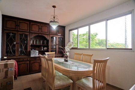 Casa à venda com 350m², 4 quartos e 8 vagasSala de Jantar