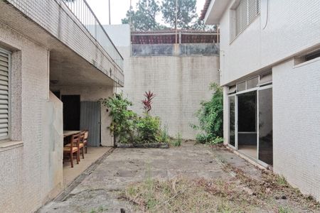 Casa à venda com 350m², 4 quartos e 8 vagasÁrea Externa