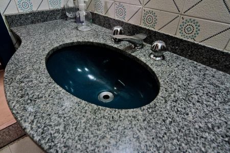 Casa à venda com 350m², 4 quartos e 8 vagasBanheiro Social