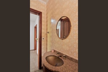 Casa à venda com 350m², 4 quartos e 8 vagasLavabo