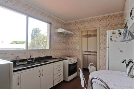 Casa à venda com 350m², 4 quartos e 8 vagasCozinha