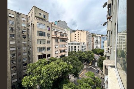 Apartamento à venda com 47m², 1 quarto e sem vaga Apartamento à venda com 47m², 1 quarto e sem vagaSuite - vista
