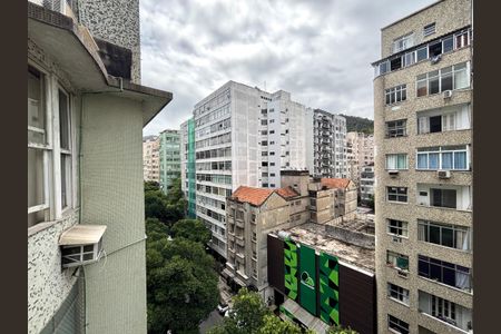 Apartamento à venda com 47m², 1 quarto e sem vaga Apartamento à venda com 47m², 1 quarto e sem vagaSuite - vista
