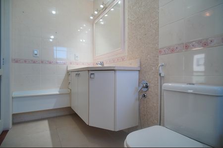 Apartamento à venda com 173m², 3 quartos e 2 vagasBanheiro da Suíte