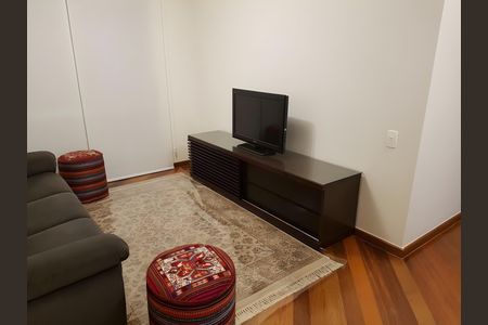 Sala de apartamento para alugar com 2 quartos, 71m² em Cerqueira César, São Paulo