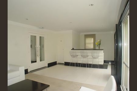 Apartamento para alugar com 71m², 2 quartos e 1 vaga Apartamento para alugar com 71m², 2 quartos e 1 vagaSala