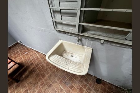 Casa para alugar com 75m², 2 quartos e sem vagaQuintal