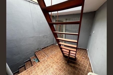Casa para alugar com 75m², 2 quartos e sem vagaQuintal