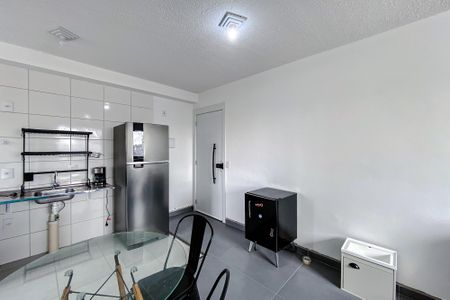 Apartamento à venda com 32m², 1 quarto e sem vaga Apartamento à venda com 32m², 1 quarto e sem vagaSala