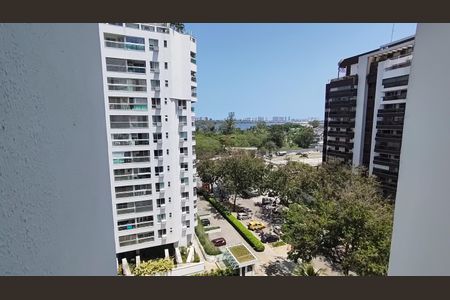 Apartamento à venda com 96m², 2 quartos e 1 vaga Apartamento à venda com 96m², 2 quartos e 1 vagaVista da Área de Serviço