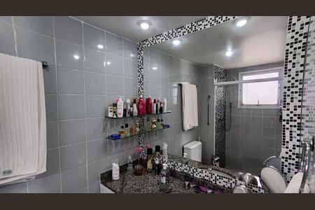 Apartamento à venda com 96m², 2 quartos e 1 vaga Apartamento à venda com 96m², 2 quartos e 1 vagaBanheiro da Suíte