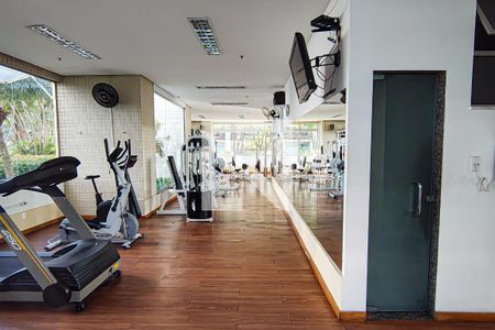 Apartamento à venda com 96m², 2 quartos e 1 vaga Apartamento à venda com 96m², 2 quartos e 1 vagaÁrea comum - Academia